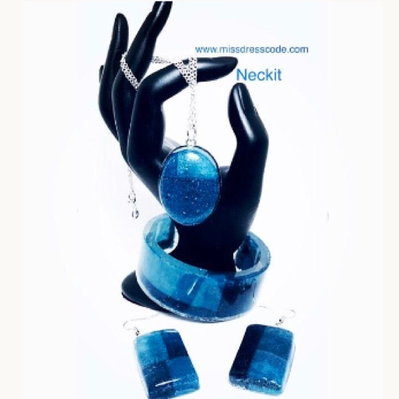 Neckit Jewelry - Handmade Patchwork Denim in Resin Jewelry Set Neckit Jewelry - Handmade Patchwork Denim in Resin Jewelry Set